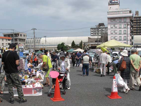 船橋競馬場フリーマーケット